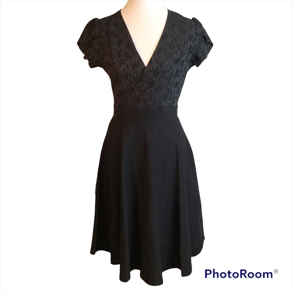 Dress Medium Black Stretch MIDI NWT by Miusol